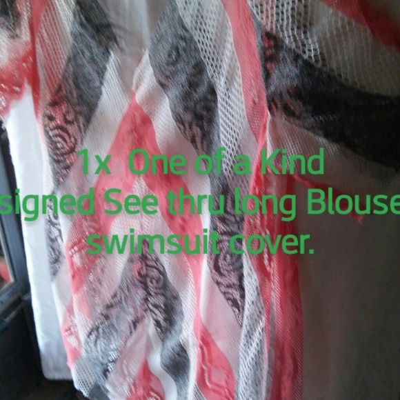 One of a kind . Size 1x top - Picture 2 of 2